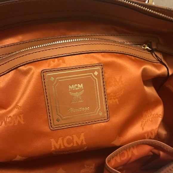 Sold MCM tote 💯 authentic - Picture 4 of 6
